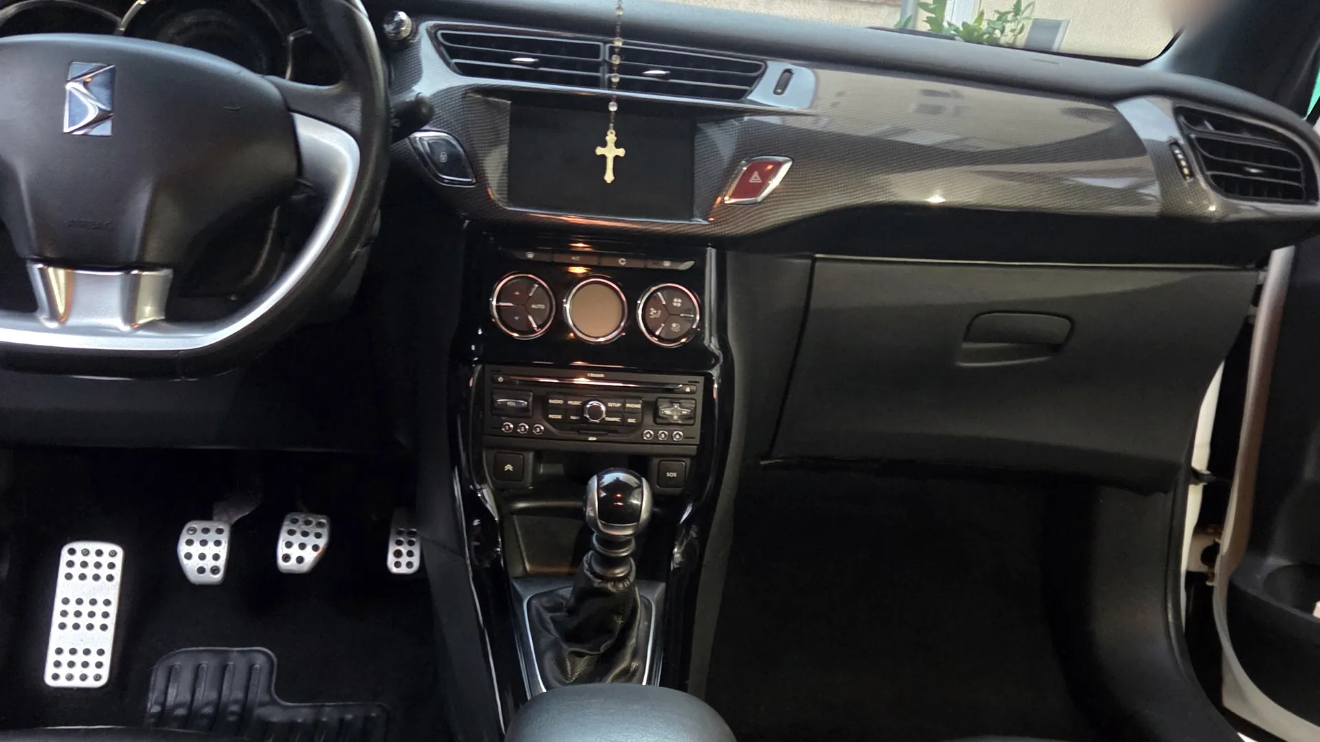 Unutrašnjost automobila poslije čišćenja